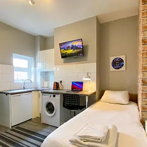Apartment Limpenny Studio - Work Friendly And Outstanding Garden Studio Close To Centre, Nottingham